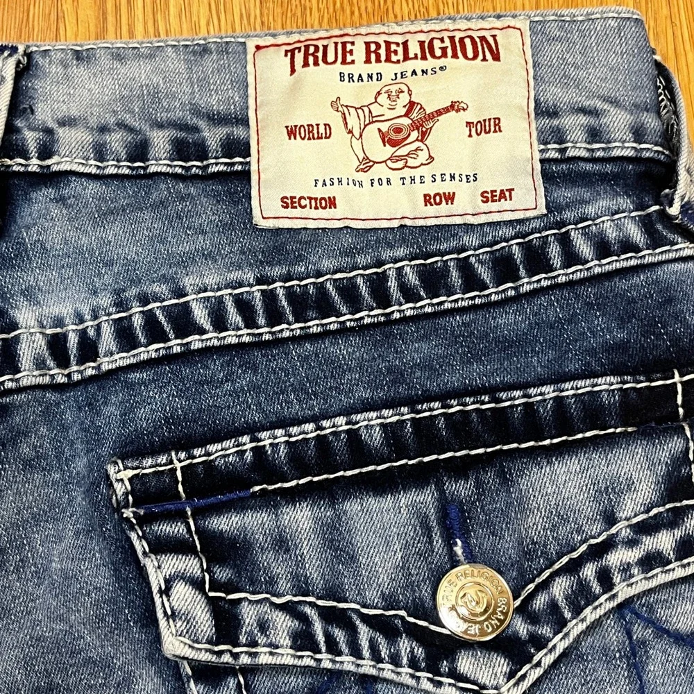 True Religion Ricky Relaxed Straight Acid Wash Denim Shorts 32 Raw Hem Grunge